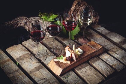 Excursión a Bodegas Monje de Tenerife con catas de vinos y quesos
