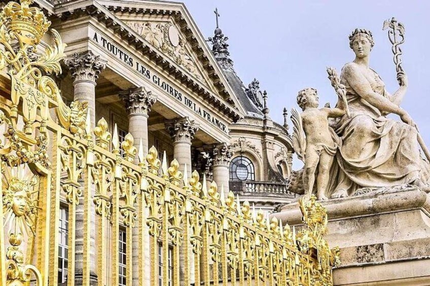 Palace of Versailles Skip the Line Guided Tour
