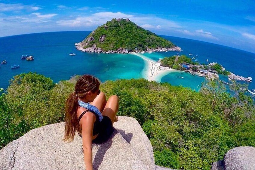 Experience the beautiful panorama view of Koh Nang Yuan