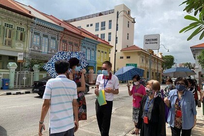 5-Hour Peranakan Heritage Tour with Peranakan Tile Painting
