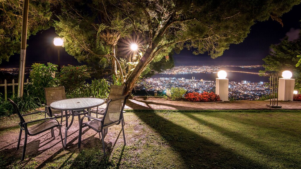 Private Penang Hill by Night Tour with Dinner