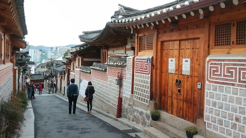 Visite privée de 2 jours avec Bukchon Hanok Village Stay