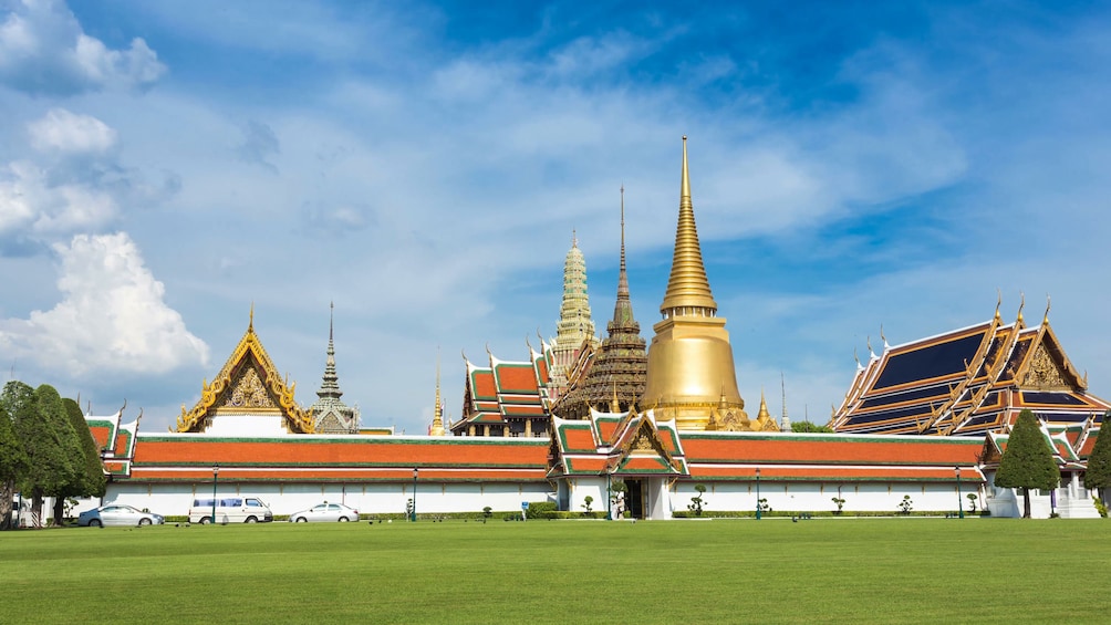 Private Grand Palace, Emerald Buddha & Reclining Buddha Morning Tour
