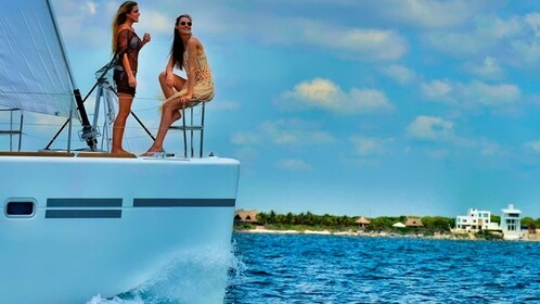 Luxury Sailing to Isla Mujeres with Lunch & Premium Open Bar