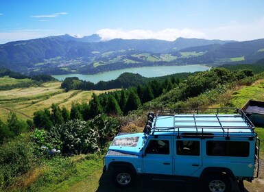 Excursión de Medio Día en 4X4 por Sete Cidades. Fuera de los caminos trilla...