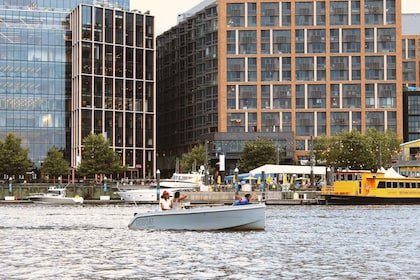 Washington DC: Recorrido en Barco Autodirigido por el Muelle con Mapa