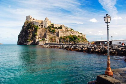 Ischia og Procida på en luksuriøs båt