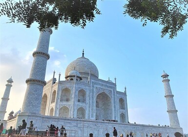 Från Mumbai: Taj Mahal-tur med övernattning, flyg och hotell