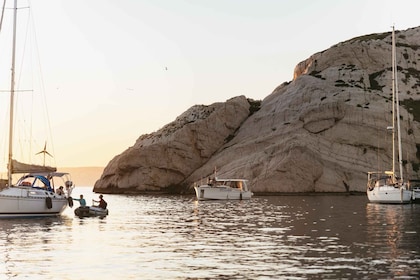 Marseille : Bateau du Parc Marin des Calanques Côte Bleue croisière
