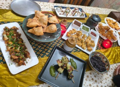 New Delhi: Full-Day Cooking Class learn 8 dishes with Locals