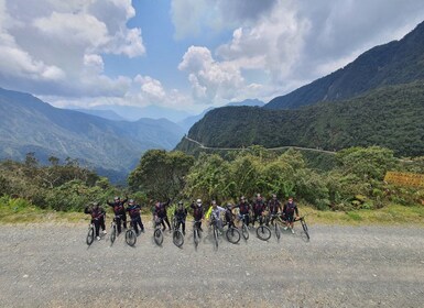 Desde La Paz: recorrido en bicicleta de 5 días por la Ruta de la Muerte y e...
