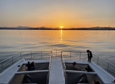 Málaga: Katamaranfahrt bei Sonnenuntergang