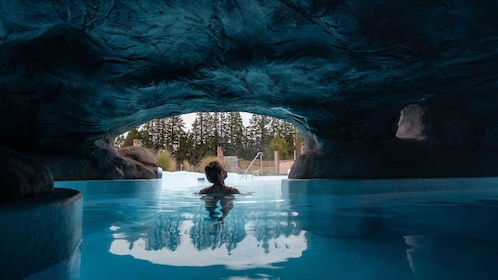 Ōpuke Thermal Pools: Adults-Only Entry with Swim Up Bar