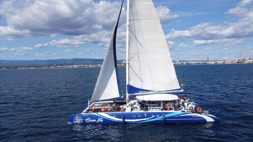 Cambrils: Costa Dorada Catamaran dagskryssning med BBQ-lunch