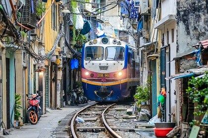 Hanoi: Guided Food Tour with Train Street Visit