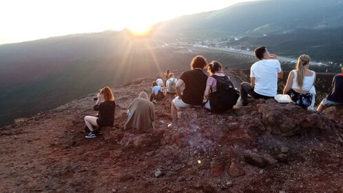 Fra Catania: Solnedgangstur på Etna med smagsprøver og hule