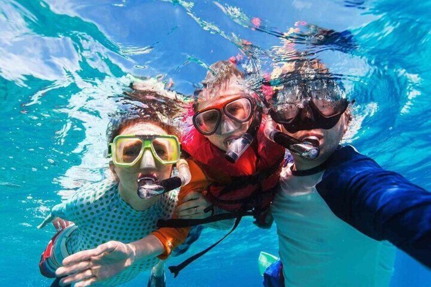 Cayman Ultimate Tour: Stingrays, Starfish Point and Crystal Caves
