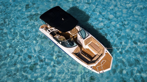 Miami's Unique Private Boat Tour: Discover & Enjoy Your Way