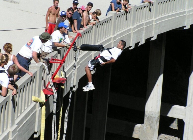Los Angeles: Bungee Jumping Day Trip to Bridge To Nowhere