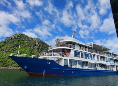 Fra Hanoi: 2-dages Halong Sapphire-krydstogt med balkonkahyt