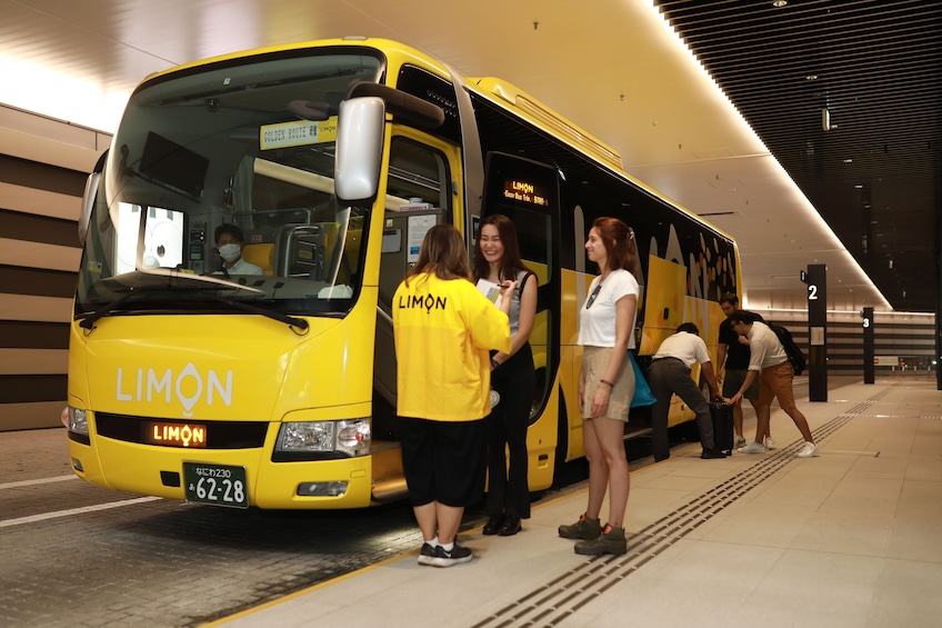 Mt. Fuji and Lake Kawaguchi Bus Tour from Tokyo