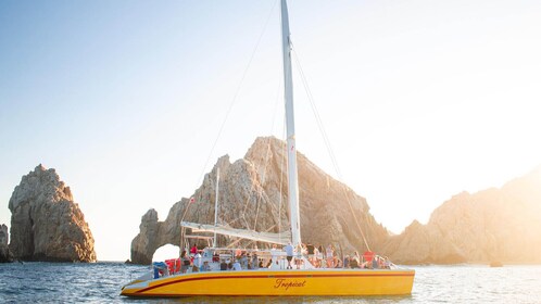 Crucero al atardecer con jazz y vino
