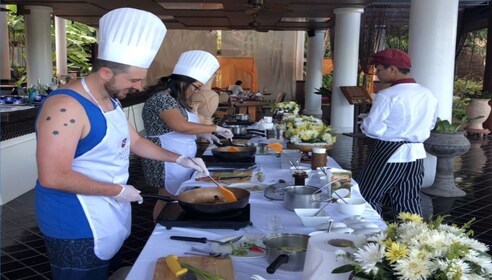 5 Star Luxury - Thai Cooking Class @ Melati Resort & Spa