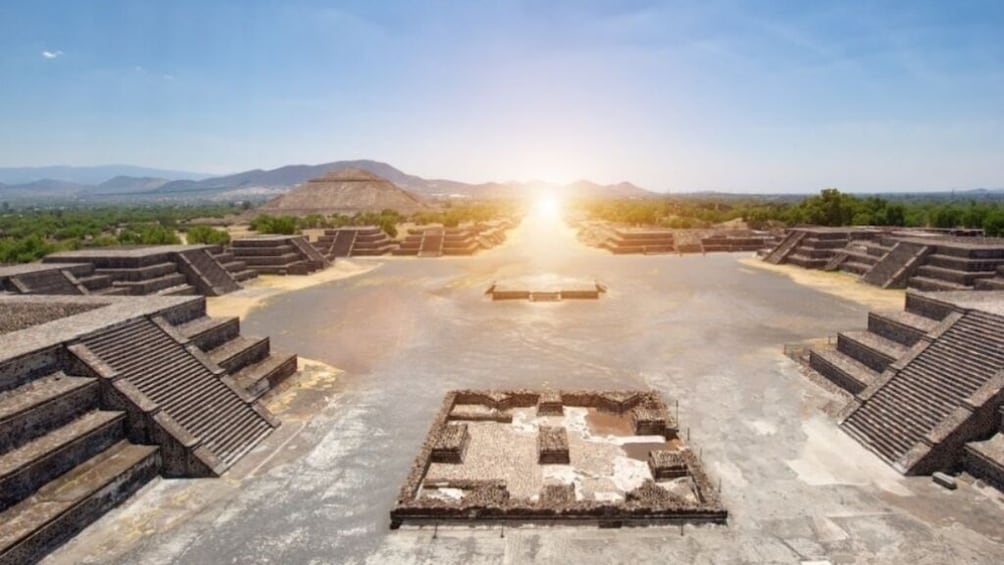 Teotihuacan, Shrine of Guadalupe & Tlatelolco Tour 